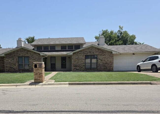 Foto del edificio - 1919 Crooked Ln