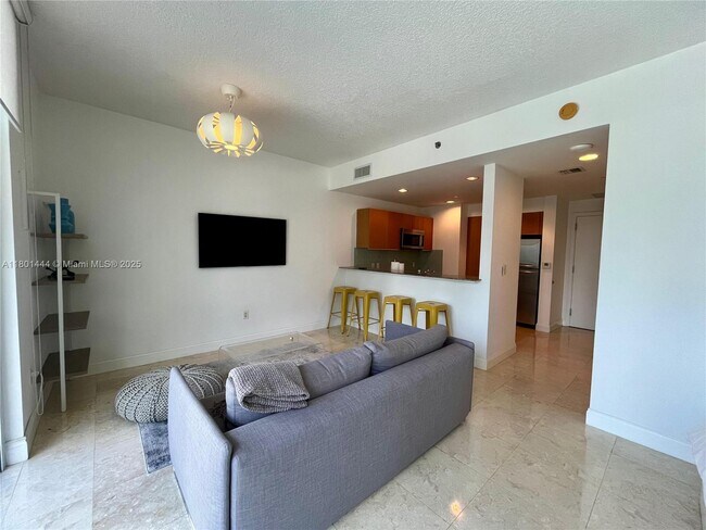 Building Photo - 1060 Brickell Ave
