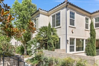 Building Photo - 2215 Antonio Dr