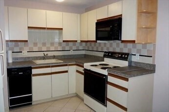 Foto del edificio - 71 Nicholas Rd