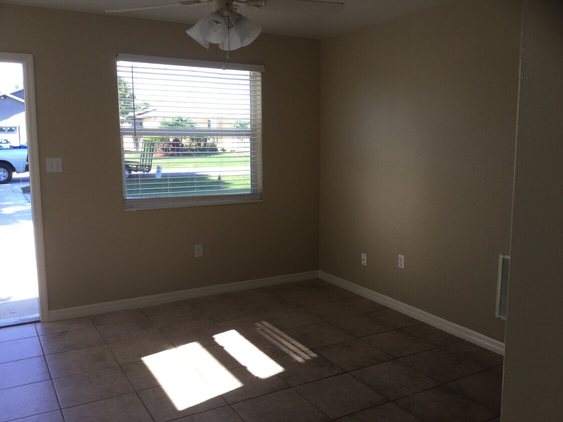Foto principal - 528 92nd Ave N