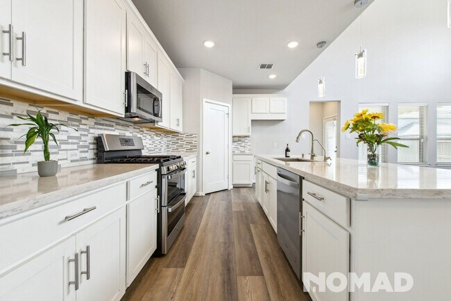 Building Photo - 9215 Lair Cove Dr