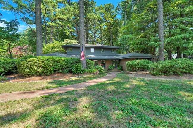 Building Photo - A Custom Home in Linkhorn Cove - 1-Acre Wo...