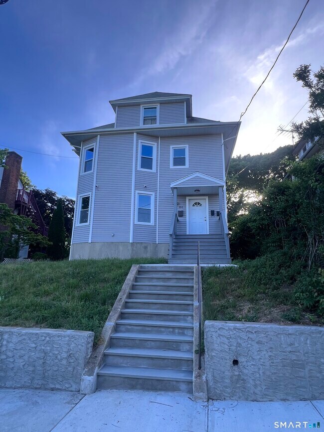 Building Photo - 333 Ridgefield Ave