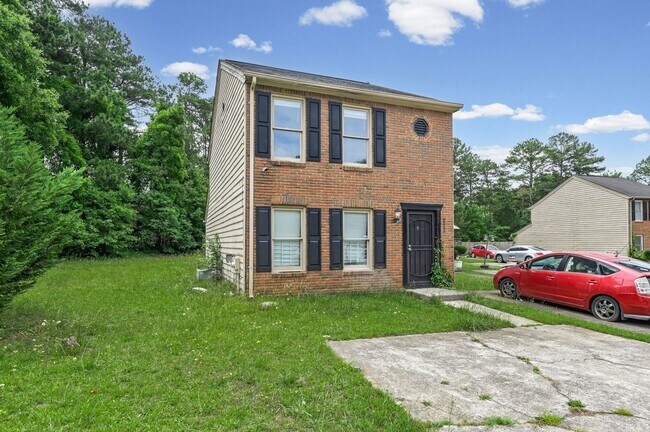 Building Photo - 8066 Woodlake Dr