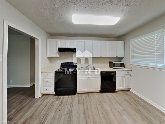 Building Photo - 3 br, 1.5 bath House - 3674 Briar Dr