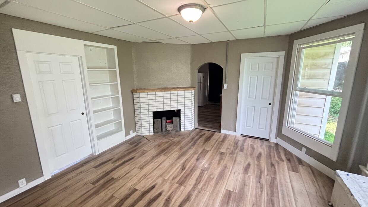 Foto principal - 1012 W 3rd St