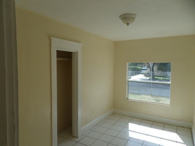 Foto del edificio - $25 App Fee* Spacious 3bdrm/1bath House **...
