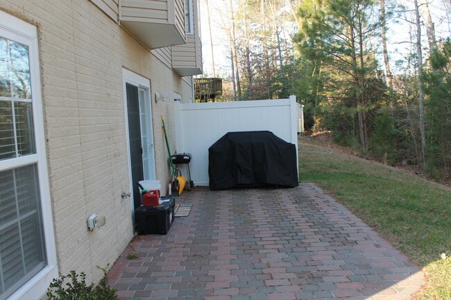 Building Photo - 23421 Dahlia Cir