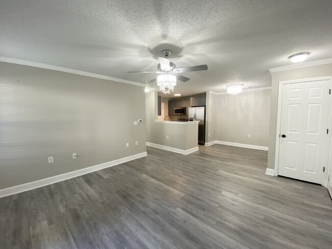 Building Photo - Renovated Two-Bedroom Condo for Rent!