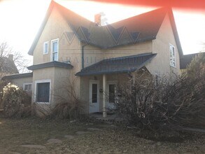 Building Photo - 816 Grand Ave