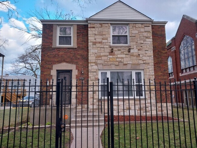 Foto del edificio - 7151 S Greenwood Ave