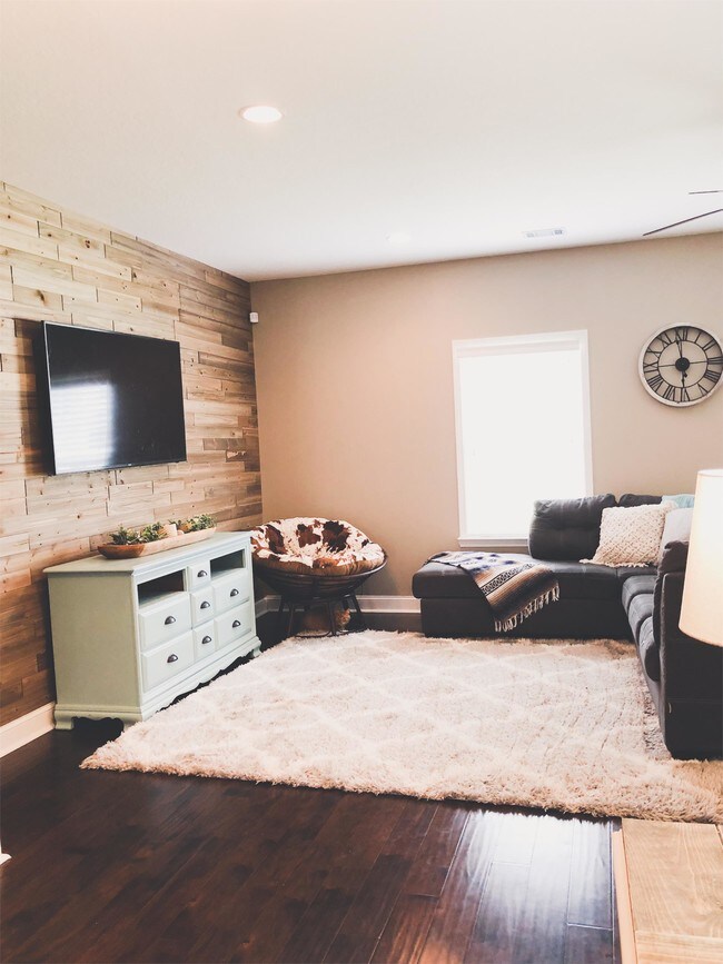 Building Photo - 912 Jena Ct