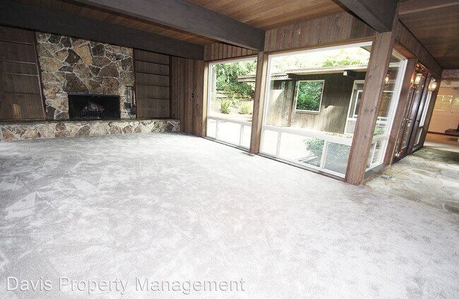 Building Photo - 3 br, 2 bath House - 10402 SE 29th ST