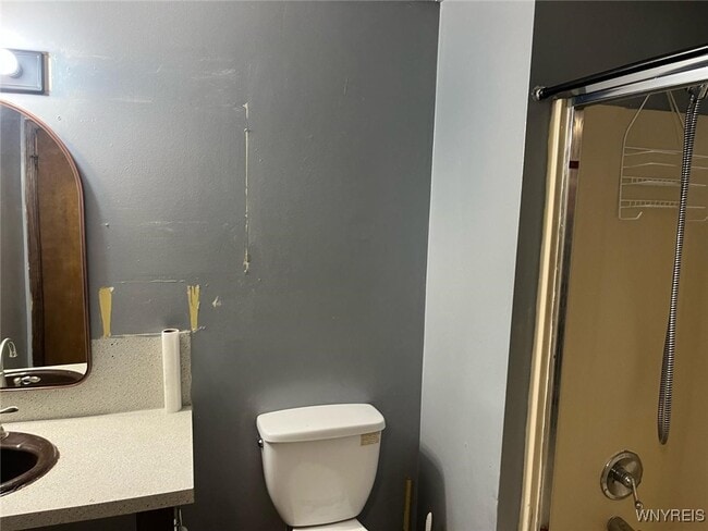 Building Photo - 543 Ontario St