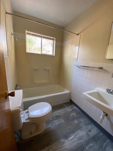 Building Photo - 1132 West 41st Terrace, Unit 3
