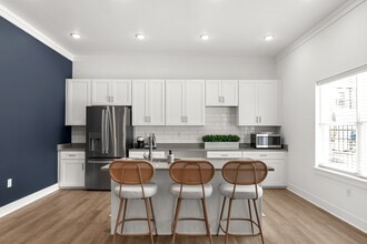Building Photo - 45 at Creekside Apartments