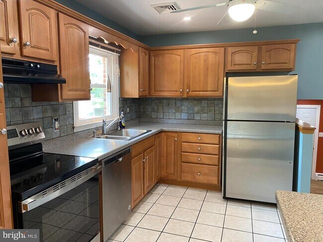 Foto del edificio - 2721 Burnley Rd
