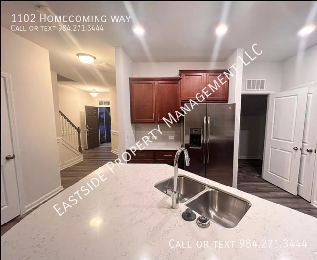 Building Photo - 1102 Homecoming Wy