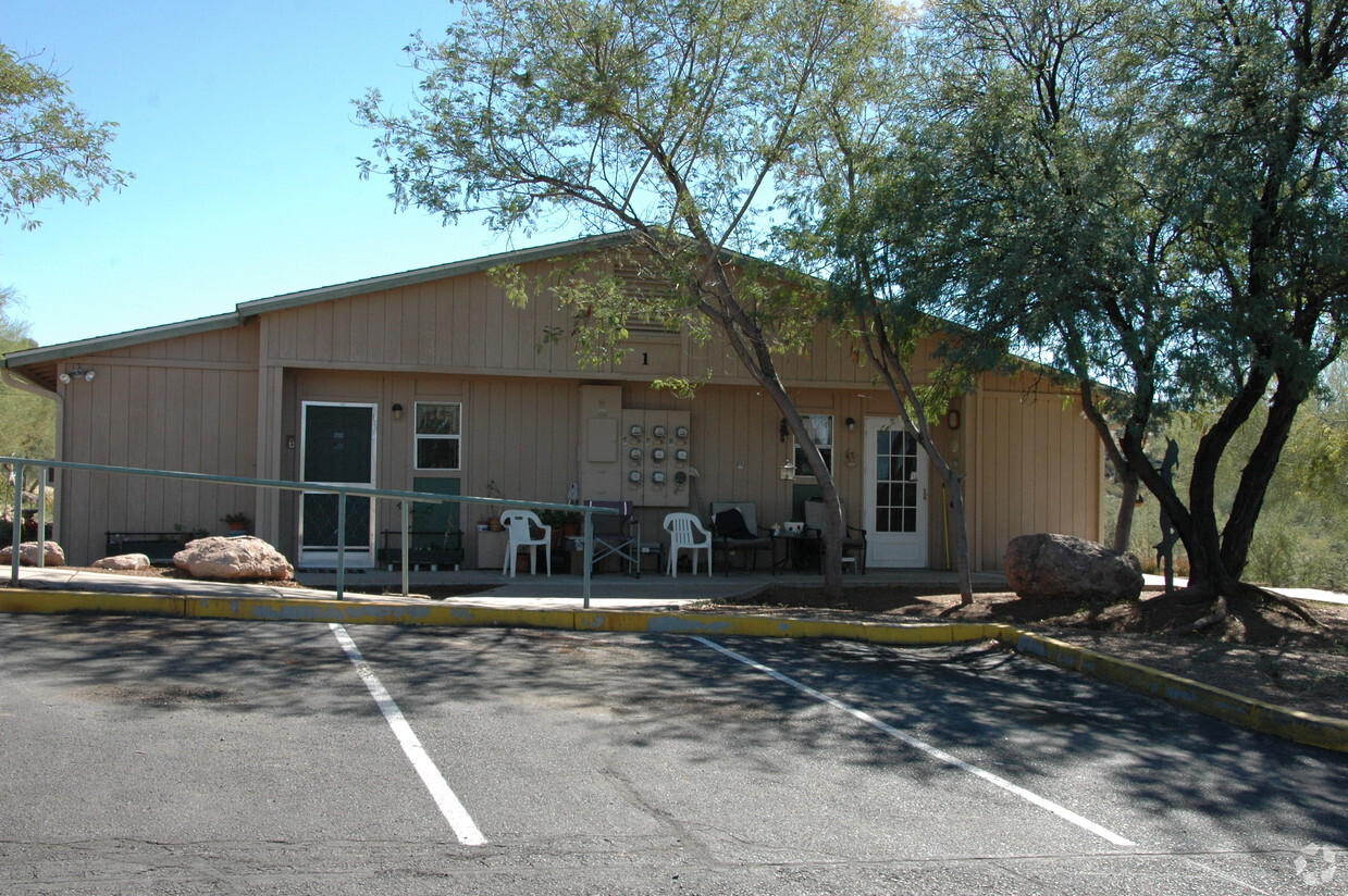 Primary Photo - Superior Arboretum Apartments