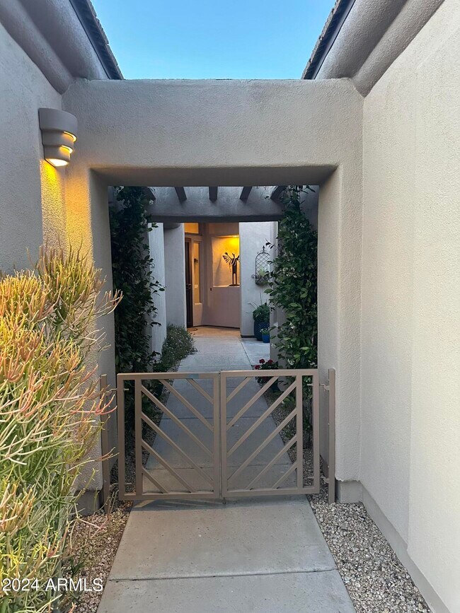Foto del edificio - 6876 E Whispering Mesquite Trail