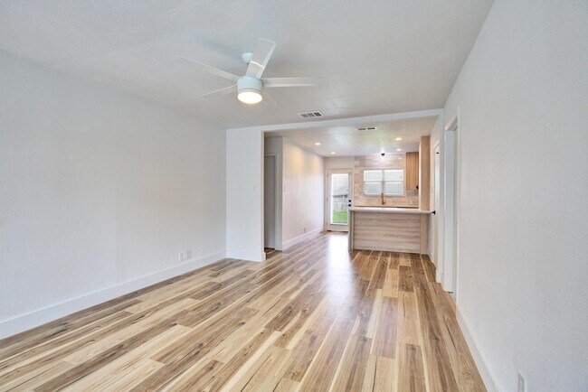 Foto del edificio - 904 Austin Highlands Blvd