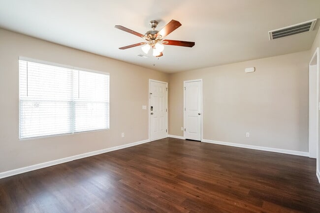 Building Photo - 1433 Tamarino Dr