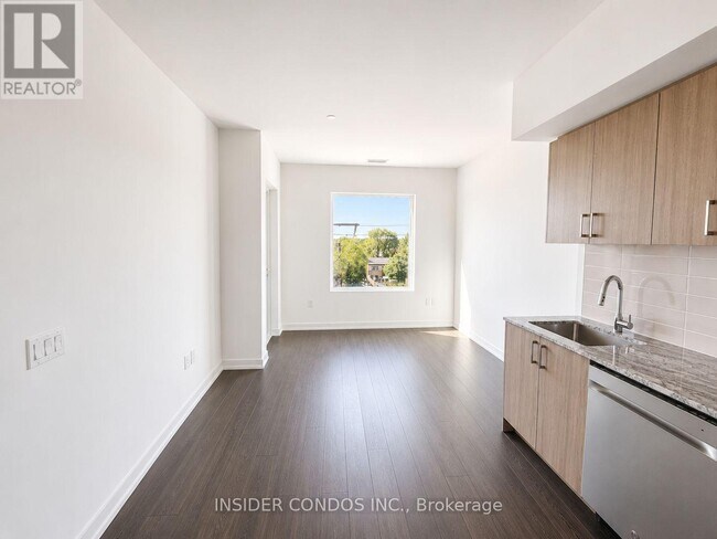Photo du bâtiment - 4010 Eglinton Ave W