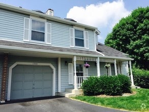 Building Photo - 1300 Queensgreen Cir