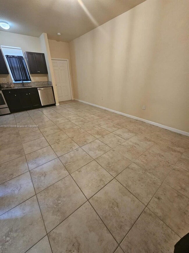 Building Photo - 9431 SW 172nd Ave
