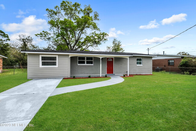 Building Photo - 9557 Priory Ave