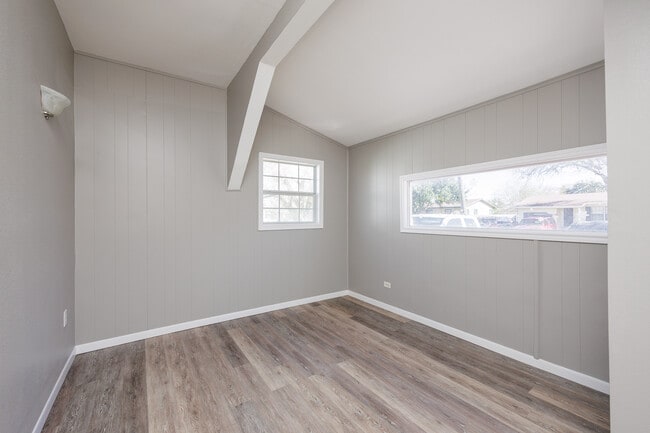 Building Photo - 1025 Whitaker Dr