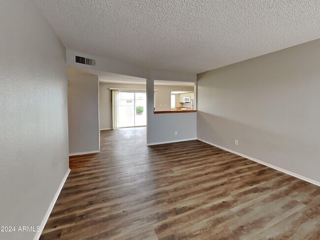 Building Photo - 4243 W Gardenia Dr