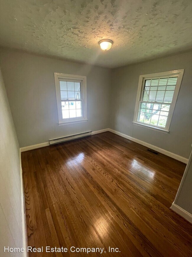 Building Photo - 3 br, 1 bath House - 1112 Oak Grove Road