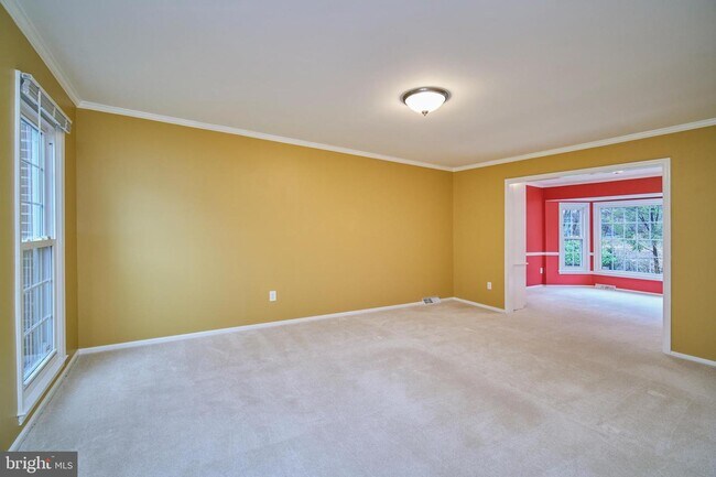 Building Photo - 2218 Abbotsford Dr