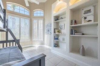 Building Photo - 5323 SW 28th Pl