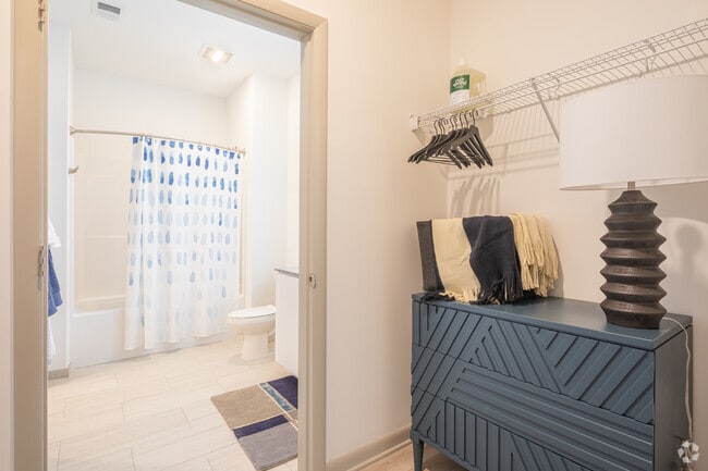 The Elliot- 1BR, 1BA - Innslake Place