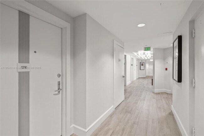 Foto del edificio - 21055 Yacht Club Dr
