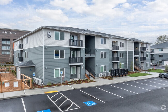 Building Photo - zzzWalnut Trail