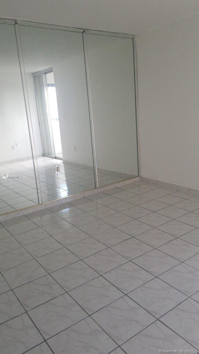Foto del edificio - 5050 NW 7th St