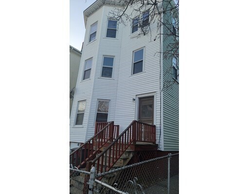 Building Photo - 26 Dickens St