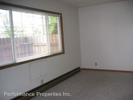 Building Photo - 525 SE 28th Ave