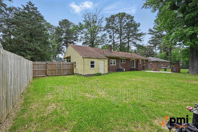 Building Photo - 812 Jasmine Ave