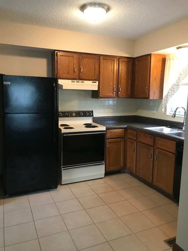 Kitchen - 8612 W Main St