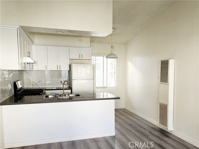 Foto del edificio - 208 N Catalina Ave