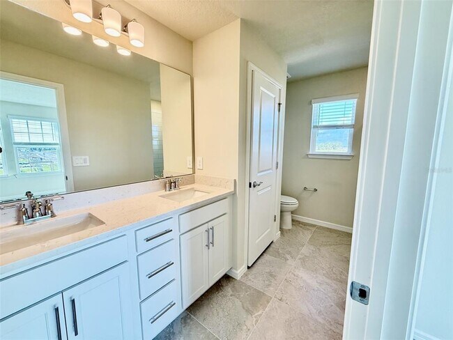 Building Photo - 2116 Southbury Dr