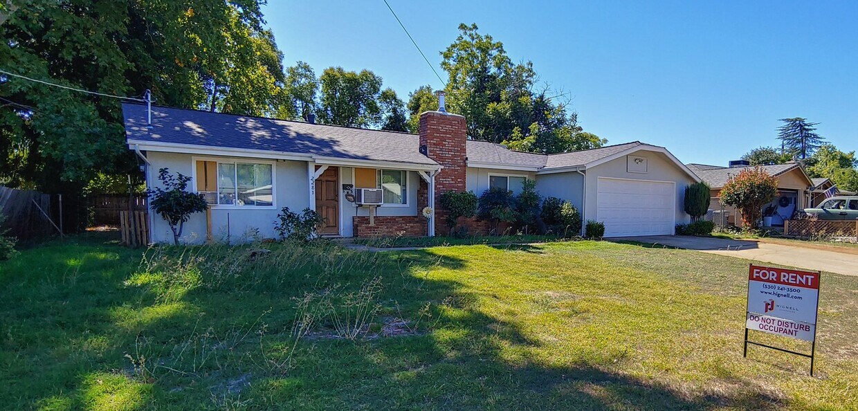 Primary Photo - 3 Bedroom East Redding Home!