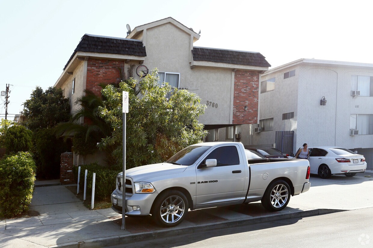 Foto del edificio - 3760 Vinton Ave
