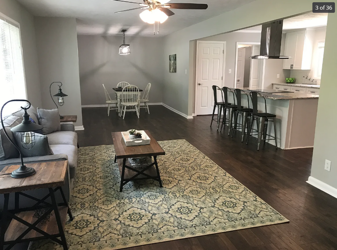 Foto principal - Newly renovated 3BR, 3.5 Bath Ranch with b...