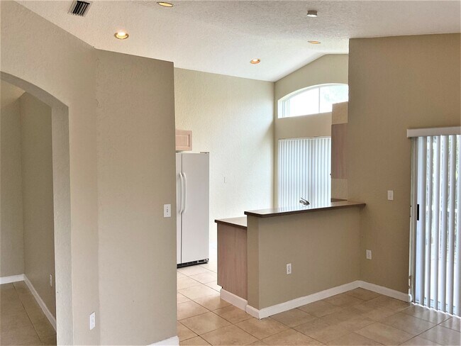 Building Photo - 5434 NW 50th Ct